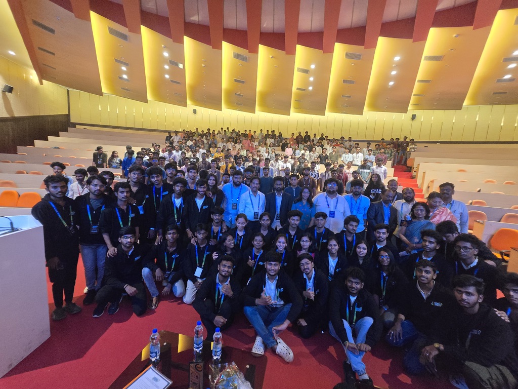 Hackfinity 2025 community group in the SIMATS auditorium